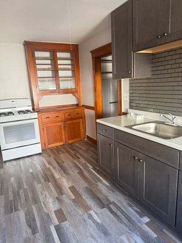 74 Chapman St 2, Quincy, MA 02170