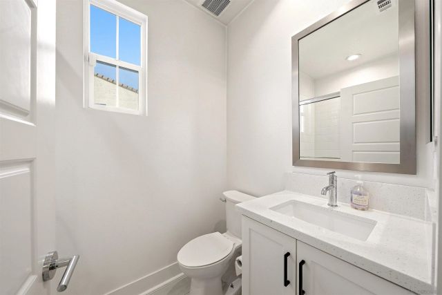 2070 Via Estancia, Chula Vista, CA 91913