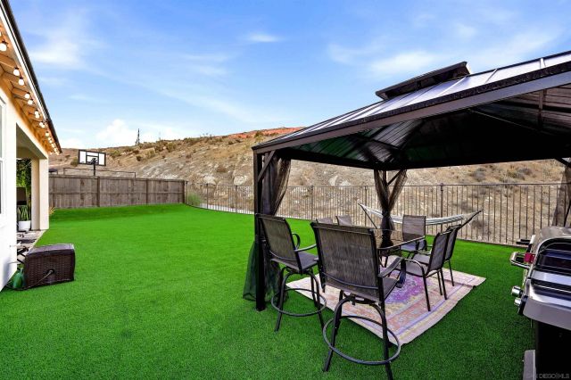 2070 Via Estancia, Chula Vista, CA 91913
