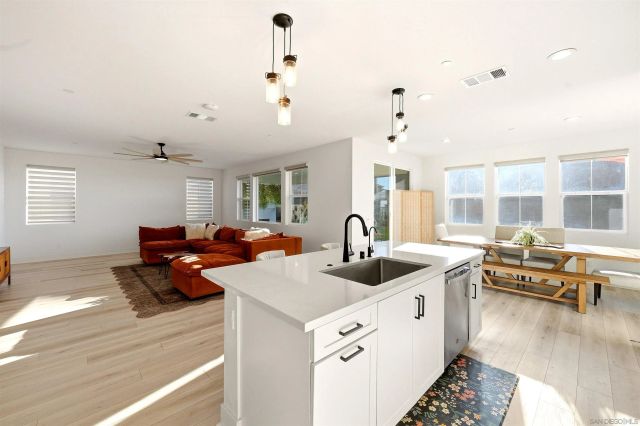 2070 Via Estancia, Chula Vista, CA 91913
