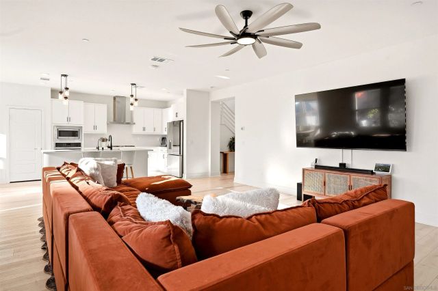 2070 Via Estancia, Chula Vista, CA 91913