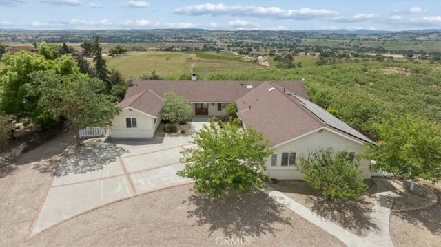 5565 High Ridge, Paso Robles, CA 93446