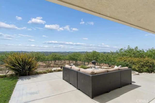 5565 High Ridge, Paso Robles, CA 93446