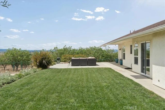 5565 High Ridge, Paso Robles, CA 93446