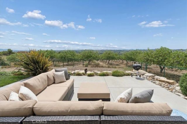 5565 High Ridge, Paso Robles, CA 93446