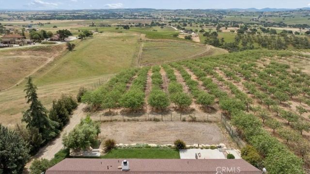 5565 High Ridge, Paso Robles, CA 93446