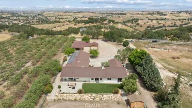 5565 High Ridge, Paso Robles, CA 93446