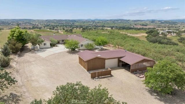 5565 High Ridge, Paso Robles, CA 93446