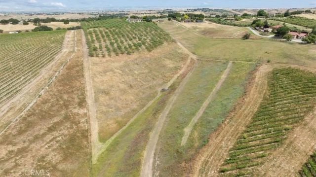 5565 High Ridge, Paso Robles, CA 93446