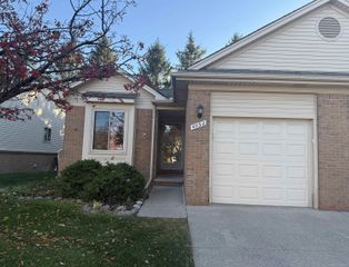 4032 Heatherwood Court, Warren, MI 48092