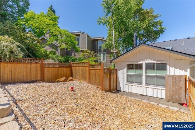 3506 Cherokee Dr S, Salem, OR 97302