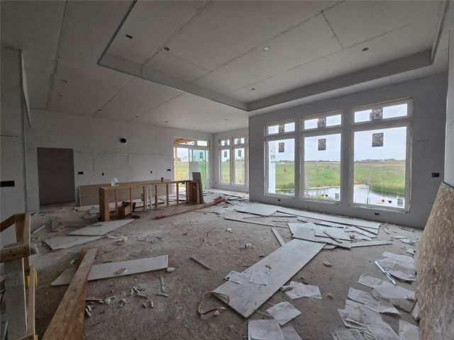 16207 Sharon Drive, Urbandale, IA 50323