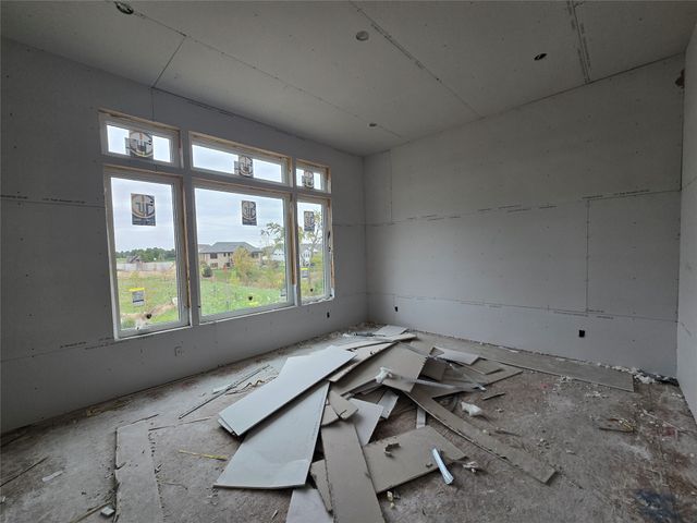 16207 Sharon Drive, Urbandale, IA 50323