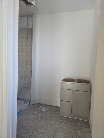 16207 Sharon Drive, Urbandale, IA 50323