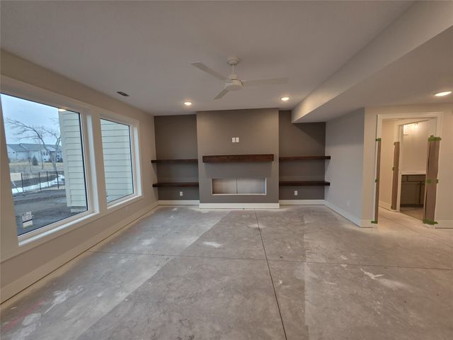 16207 Sharon Drive, Urbandale, IA 50323