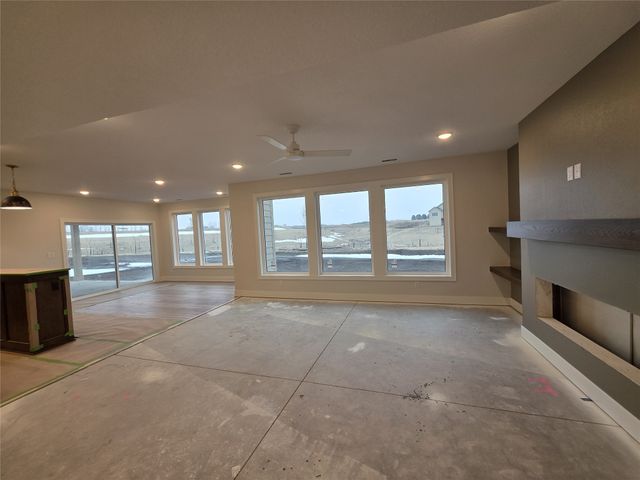 16207 Sharon Drive, Urbandale, IA 50323