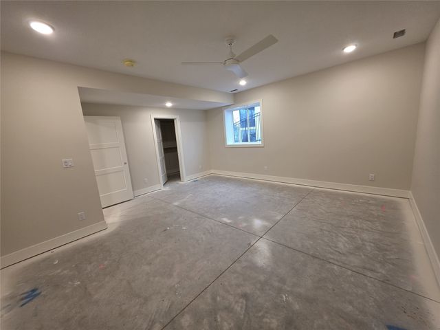 16207 Sharon Drive, Urbandale, IA 50323