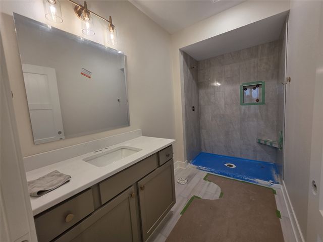 16207 Sharon Drive, Urbandale, IA 50323