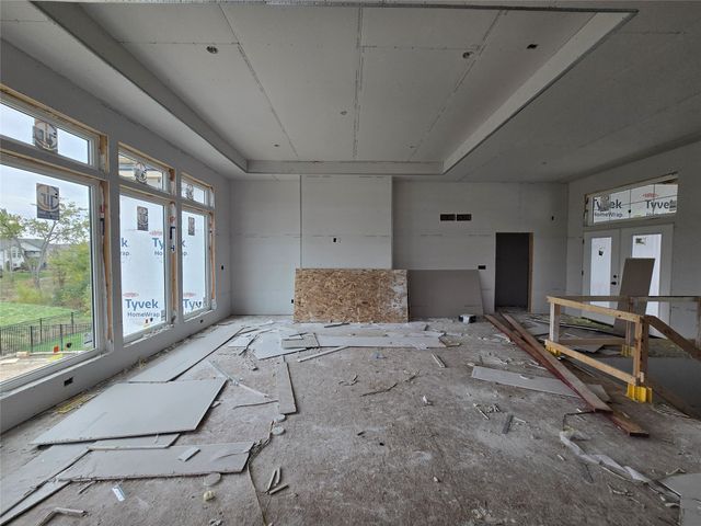 16207 Sharon Drive, Urbandale, IA 50323