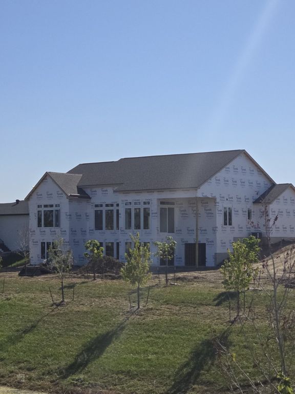 16207 Sharon Drive, Urbandale, IA 50323