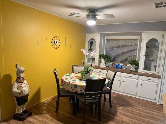 284 Saguaro Drive, Palm Springs, CA 92264