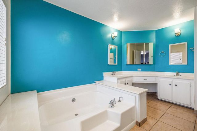 284 Saguaro Drive, Palm Springs, CA 92264