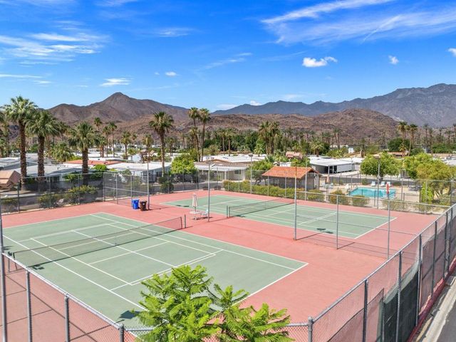 284 Saguaro Drive, Palm Springs, CA 92264