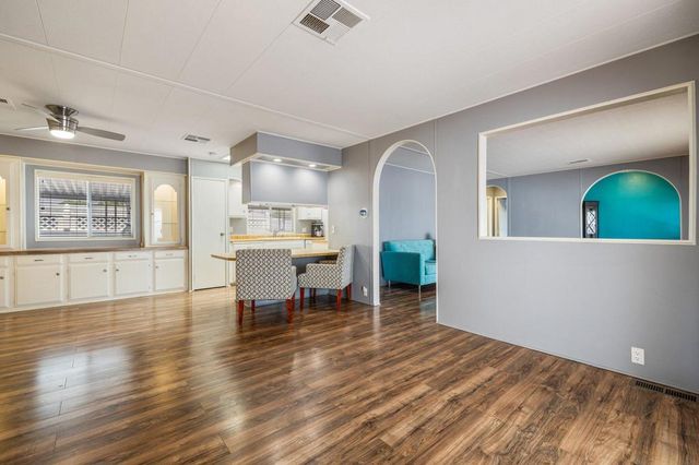 284 Saguaro Drive, Palm Springs, CA 92264