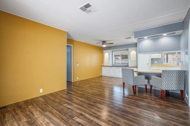 284 Saguaro Drive, Palm Springs, CA 92264