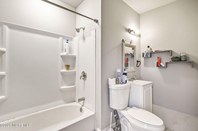 21 Broadway Road, Freehold, NJ 07728