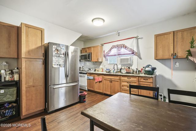 21 Broadway Road, Freehold, NJ 07728