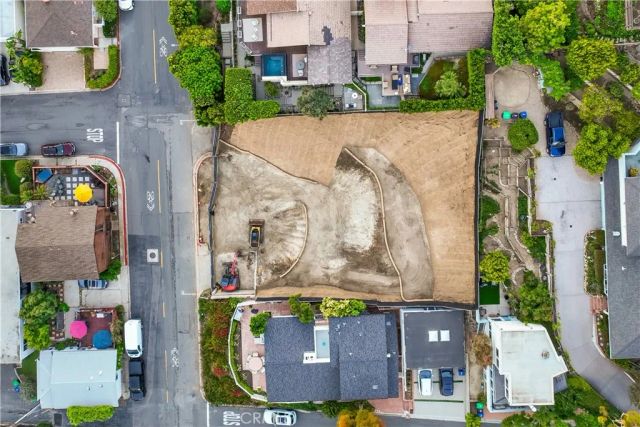 990 Hillcrest, Laguna Beach, CA 92651