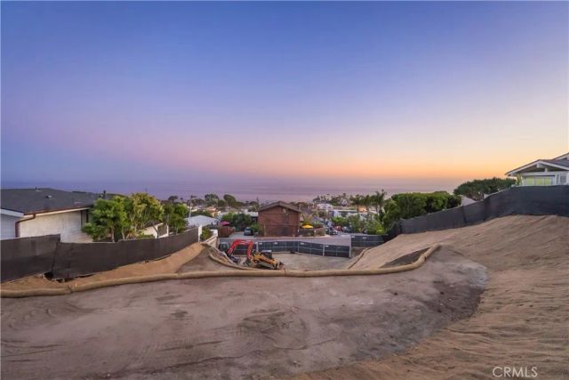 990 Hillcrest, Laguna Beach, CA 92651