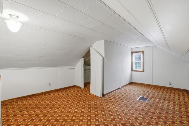 1716 44th Street, Des Moines, IA 50310