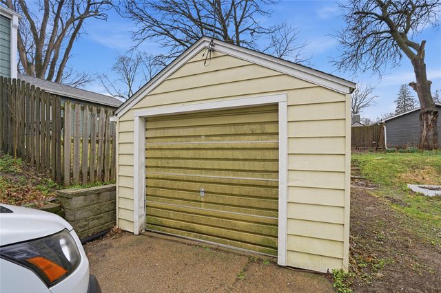 1716 44th Street, Des Moines, IA 50310