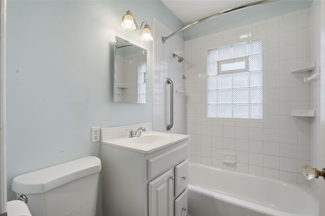 1716 44th Street, Des Moines, IA 50310