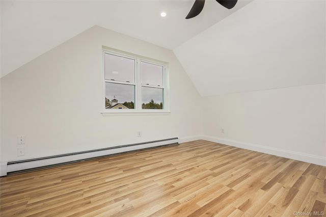 24 Buckskin Lane, Riverhead, NY 11901