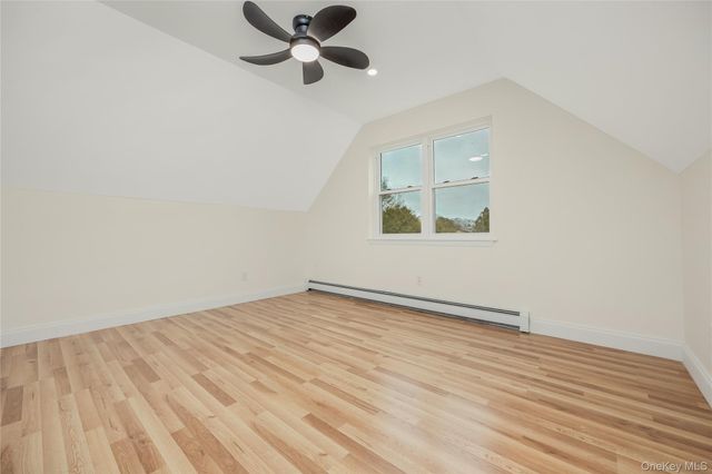 24 Buckskin Lane, Riverhead, NY 11901