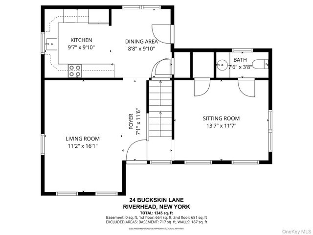 24 Buckskin Lane, Riverhead, NY 11901