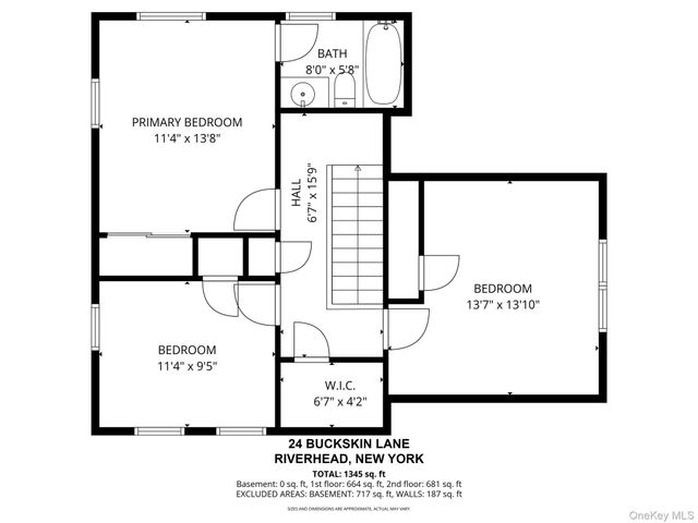 24 Buckskin Lane, Riverhead, NY 11901