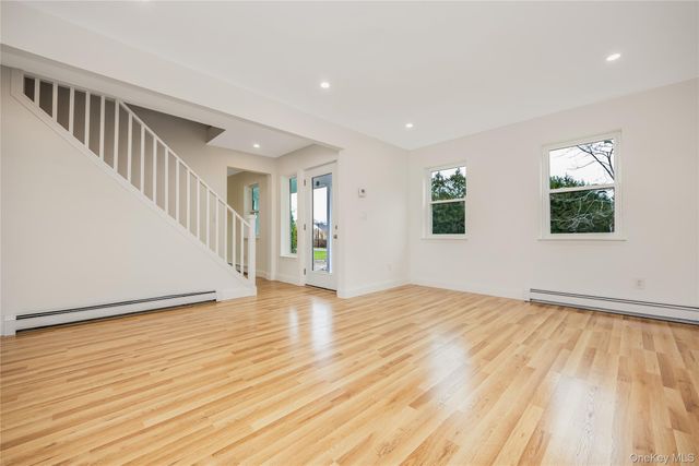 24 Buckskin Lane, Riverhead, NY 11901