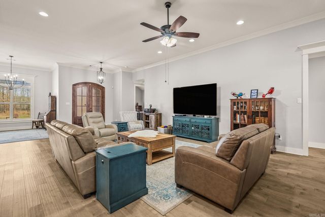 9933 Laurel Oak, Sherwood, AR 72120