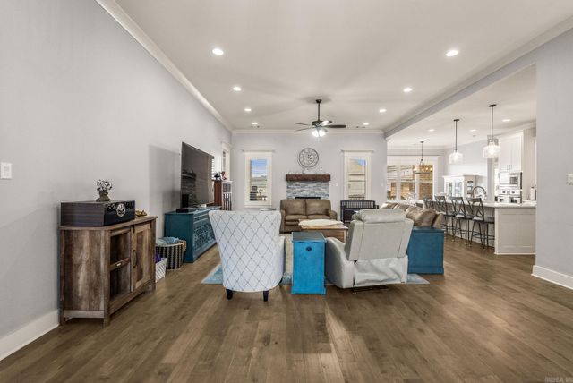 9933 Laurel Oak, Sherwood, AR 72120