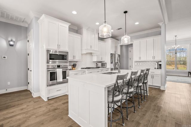 9933 Laurel Oak, Sherwood, AR 72120