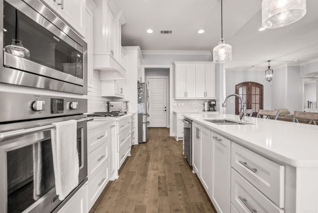 9933 Laurel Oak, Sherwood, AR 72120