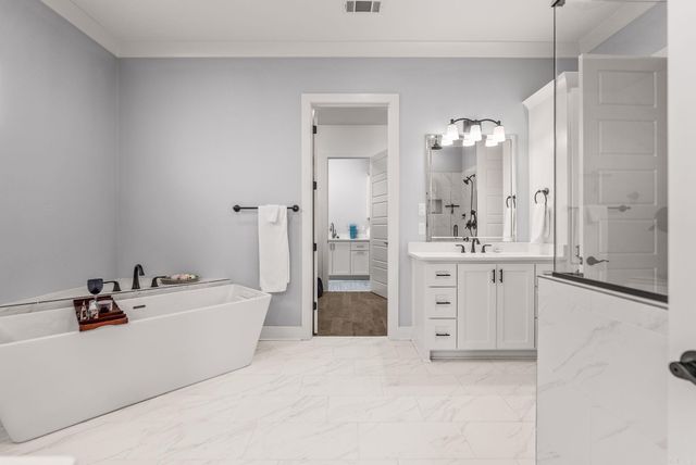 9933 Laurel Oak, Sherwood, AR 72120