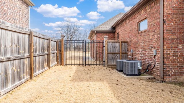 9933 Laurel Oak, Sherwood, AR 72120