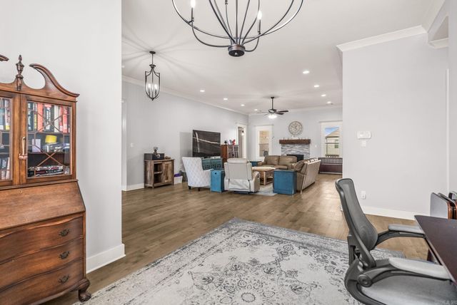 9933 Laurel Oak, Sherwood, AR 72120