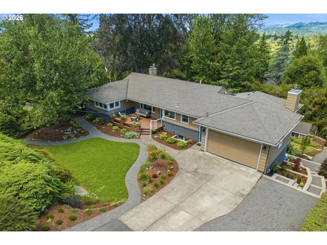 6331 Sw BRUGGER St, Portland, OR 97219