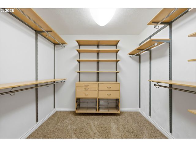 6331 Sw BRUGGER St, Portland, OR 97219